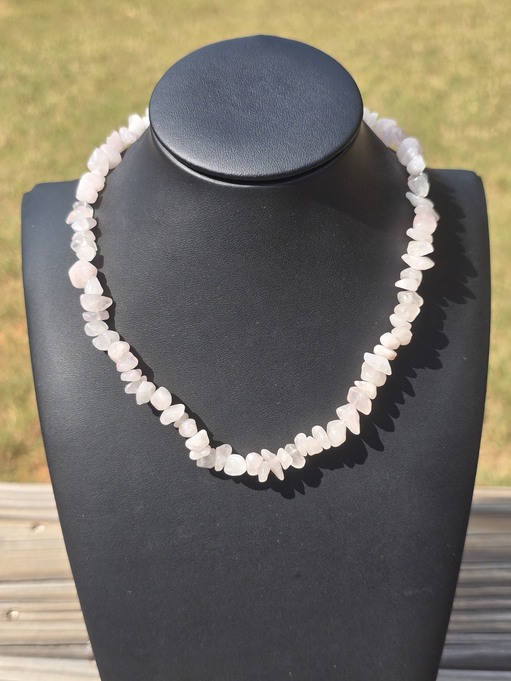 ✨ Vintage Artisan Natural Rose Quartz Crystal Chip Choker Necklace ✨